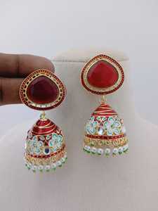 Juego de pendientes Bloom Meenakari Jhumkas, flores pintadas a mano, colección única de pendientes hechos a mano por artesanos de Silled - Product Image 5