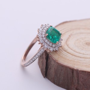IGI Certified <b>Cushion</b> Cut <b>Emerald</b> Halo Diamond Ring in 9K Gold - Product Image 5