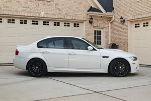 รถยนต์มือสอง M3 Sedan Competition Package เครื่องยนต์ V8 สีแดงฟ็อกซ์ ภายในตกแต่งครบครัน - Product Image 4