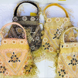 Bolso de Fiesta Étnico Hecho a Mano con Bordado Potli Batua, Patrón de Cuentas y Piedras, Cierre con Correa Dori, Forro de Algodón, Capacidad de 1-1.9L - Product Image 1