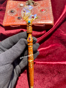 Bolígrafo de madera hecho a mano con cristal de opalita de luna creciente y piedras de Chakra Bolígrafo curativo de piedras preciosas hecho a mano Bolígrafo de meditación y regalo - Product Image 3