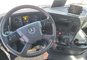 Camión Volquete Mercedes Arocs 3240 8X4 2015 - Product Image 6