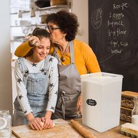 Lot de 2 contenants de stockage pour farine et sucre de 6,5 L, boîtes de rangement de grande capacité en plastique de 5,9 QT avec étiquettes, ensemble de cuillères doseuses