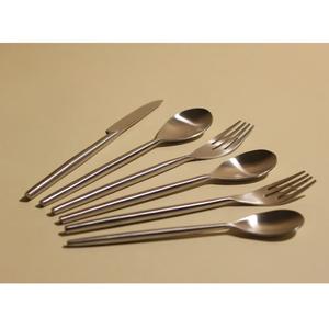 Recién llegado, juego de cubiertos de Metal con mango Royal Slim plateado para el hogar y restaurante, juegos de cubiertos de mesa para comer comida - Product Image 1