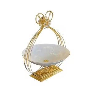 Hermosa Cesta de Metal para Dátiles Hecha a Mano, Perfecta para Regalar Chocolates, Dátiles y Bocadillos - Product Image 1