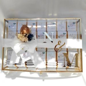 Caja de regalo de metal y vidrio rectangular sofisticada elaborada por expertos con una mezcla de acabado duradero en un acabado dorado - Product Image 1