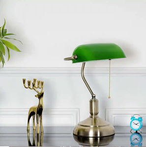 Lampe de table en verre transparent haut de gamme avec motif diamant, accents en laiton et abat-jour large en lin naturel, à prix de gros - Product Image 4