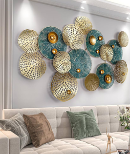 Ensemble de 3 décorations murales circulaires en métal doré, trio d'élégants anneaux de suspension en métal avec divers motifs de feuilles modernes - Product Image 4