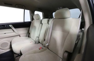 รถยนต์โตโยต้า ไฮแลนเดอร์ SE ปี 2010 เครื่องยนต์เบนซิน 3.5 ลิตร V6 ระบบขับเคลื่อนล้อหน้า ระบบขับเคลื่อนสี่ล้อ ระบบเกียร์อัตโนมัติ - Product Image 5