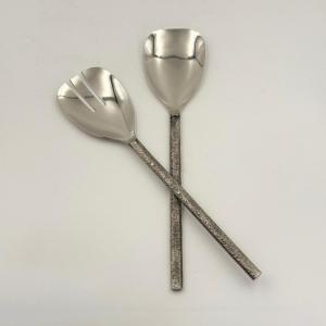 Serveur à salade décoratif en acier inoxydable avec poignée à motif en relief et finition polie, ustensiles de cuisine, ensemble de serveurs à salade de luxe - Product Image 3