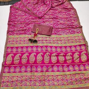 Sari clásico de seda con telar de mano exclusivo de diseñador boutique indio para Festival de bodas - Product Image 1