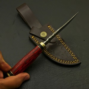Couteau à lame fixe en acier Damas personnalisé, manche en bois Pakka rouge, couteau de chasse Bowie, outil de dépecage pour l'extérieur - Product Image 5