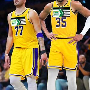 Maillots de basket-ball réversibles personnalisés 2024 en maille sans bas, vêtements d'entraînement pour hommes, débardeurs d'entraînement - Product Image 6