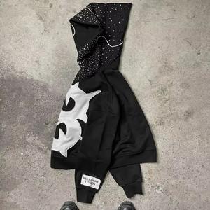 เสื้อมีฮู้ดแบบรูดซิปสำหรับผู้ชายโลโก้ที่กำหนดเองและสีผ้าคอตตอนเฟรนช์เทอร์รี่ปักลายเรียบระบายอากาศ - Product Image 3