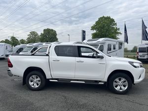 2018สำหรับ Toyota HILUX Aspire มือสองผ้า FWD ภายในพวงมาลัยซ้ายกล่องเกียร์อัตโนมัติเติมน้ำมัน R16ยางขนาด D