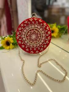 Exquisito bolso de noche bordado de lujo hecho a mano de forma redonda a la moda para Bodas de élite - Product Image 3