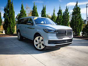 Lincoln Navigator Reserve d'occasion propre 2025 - Product Image 2