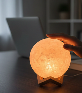 Lampe de sel de l'Himalaya blanche comme neige, forme sphérique, 100% sel de roche blanc naturel, boule de cristal, base en bois, ioniseur de guérison, décoration haut de gamme - Product Image 5