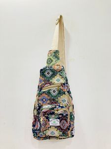 Mochilas Unisex Tejidas a Mano de Cáñamo Jacquard Algodón Handloom Ecológico Elegantes y Sostenibles - Product Image 2