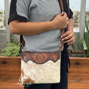 2025 Fashion Latest Designer <b>Hand</b> Tooled Leather <b>Mini</b> Bags Low Price Genuine Cowhide Leather Ladies Shoulder Bags for Women's - Product Image 1