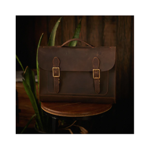 Sac pour ordinateur portable 100% cuir véritable pour hommes et femmes, avec compartiments spacieux, coutures durables, fabrication artisanale haut de gamme, idéal pour le bureau et les voyages - Product Image 5