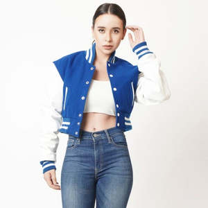 Chaqueta de béisbol de cuero para mujer azul de diseño personalizado, Chaqueta corta de lana y Letterman para mujer - Product Image 2