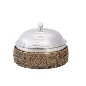 Plat de service isotherme en métal, design rustique, avec couvercle en acier inoxydable écologique, pour la présentation de plats chauds à la table de restaurant - Product Image 1