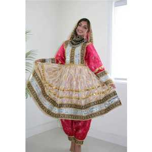 Robe maxi traditionnelle afghane Kuchi en gros, faite à la main, brodée avec des miroirs, des pièces de monnaie et un design tribal pour femmes ODM - Product Image 2