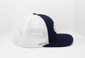 แฟชั่นสปอร์ตเหนือกาลเวลาสำหรับกิจกรรมกลางแจ้ง หมวกแก๊ปทรงทรัคเกอร์ 6 แผง ผ้าฝ้ายตาข่ายระบายอากาศ พร้อมโลโก้ปักแบบสั่งทำพิเศษ ผลิตในเวียดนาม - Product Image 3