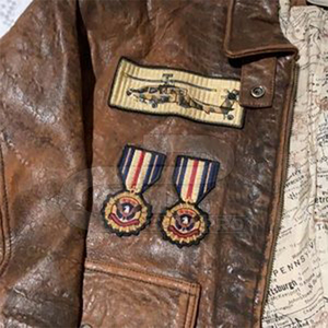 Venta al por mayor de chaquetas de cuero personalizadas PU o cuero genuino diseño OEM chaqueta de invierno de moda para hombre - Product Image 4