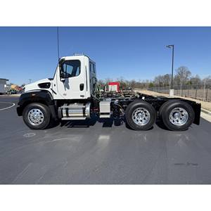 2025 Freightliner 114SD Type de carburant Diesel - Product Image 3