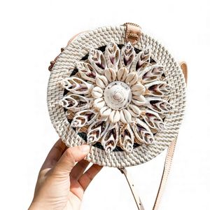 กระเป๋าหวายทำมือพร้อมเชือกปิด ดีไซน์มุก สำหรับสไตล์แฟชั่นธรรมชาติและใช้ในชีวิตประจำวัน จากเวียดนาม - Product Image 1