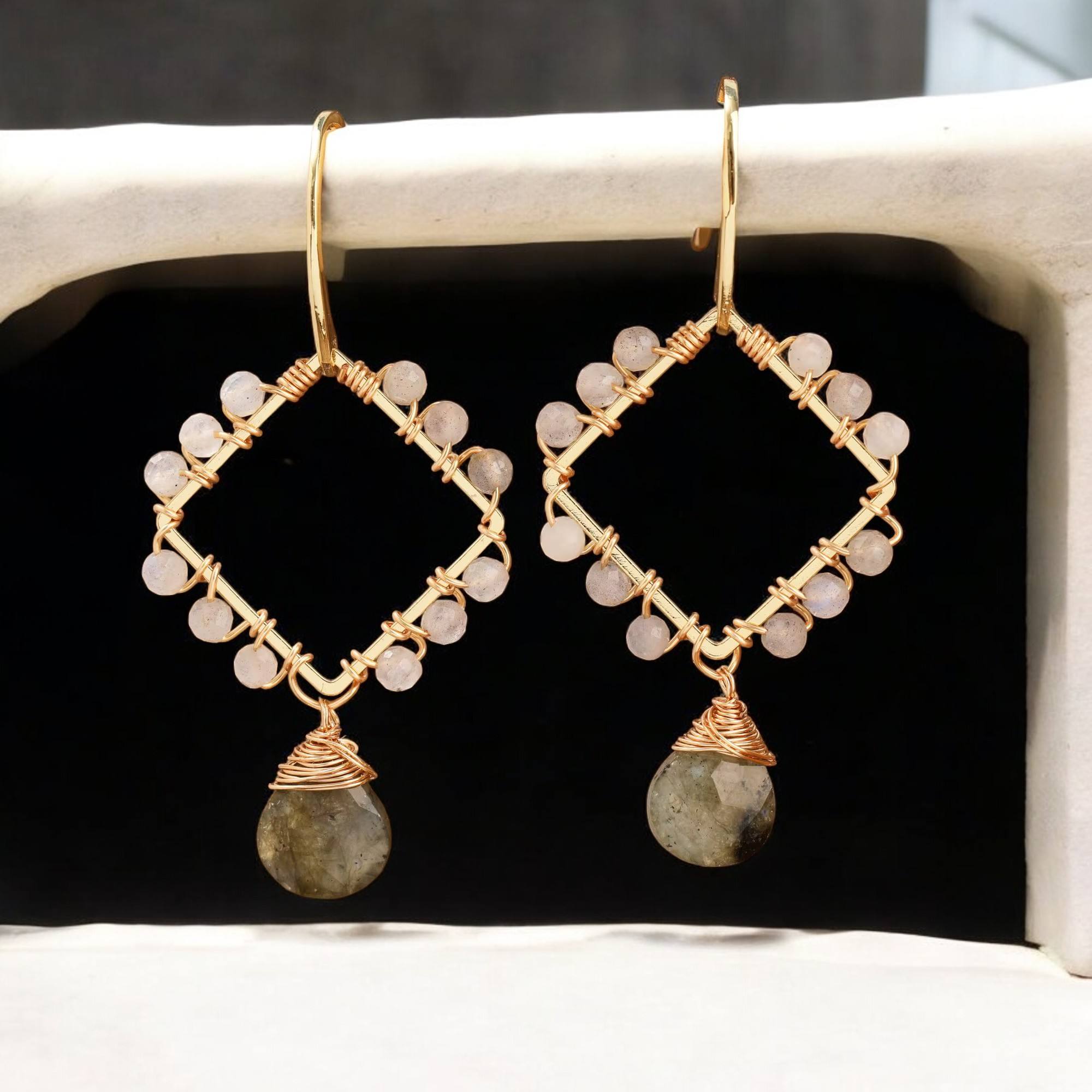 ลาบราดอไลท์