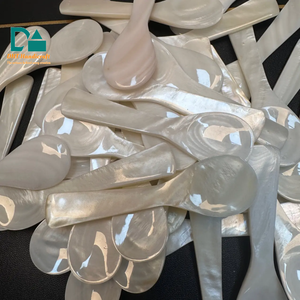 Cuillère à caviar en nacre artisanale de qualité supérieure, ustensile de service pour restaurant - Product Image 4