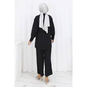 Conjunto de Dos Piezas Minimalista Casual de Longitud Media, Cuello Redondo, Color Negro Piedra, 100% Poliéster, Estilo 19367 - Product Image 4