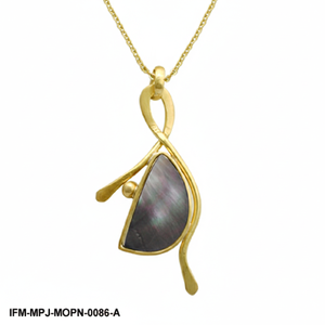 Collier pendentif en nacre noire abstraite dorée, incrustation de coquille irisée, bijou statement, cadeau pour elle - Product Image 2