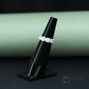 Hermoso anillo de diamantes de corte princesa Charm con oro fino de 14 quilates con diseño adorable para cada función - Product Image 1