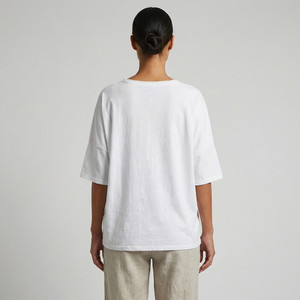 T-shirt à sequins brodés avec un grand motif étoile, 100% coton - Product Image 2