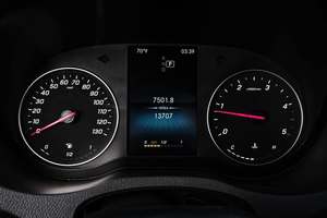 Caravana Sprinter de Pasajeros en Venta |   Minibús Diésel de Techo Alto con Configuración para Sentarse y Dormir, Ideal para Viajes - Product Image 6