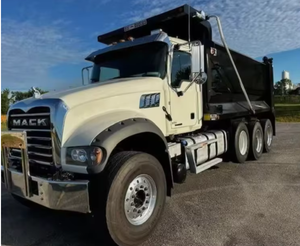 Camion benne d'occasion abordable 2021 2022 Granite 64FR Tri Axle MP8 455HP Automatique - Product Image 6