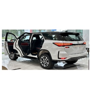 Toyota Fortuner de bajo costo Venta Excelente estado SUV confiable con bajo kilometraje Oferta asequible - Product Image 5