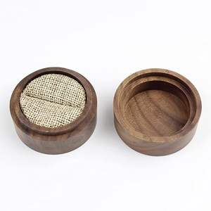 Boîte à bagues recyclable en papier Boîte de rangement de bijoux exquis Haut de gamme en noyer noir Bague en bois massif Boucles d'oreilles Boîte à bijoux en bois de luxe - Product Image 4