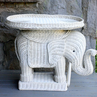 Table d'appoint éléphant en osier de rotin rose décor à la maison OEM accepté Table basse faite à la main pour salon Table Console unique