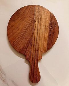 Tabla de Madera de Acacia/Mango Natural para Servir Charcutería con Tazón para Salsas y Asa, Perfecta para Aperitivos y Quesos al Mejor Precio - Product Image 3