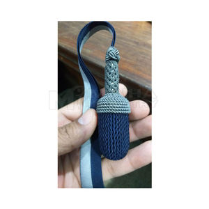 Noeud d'épée conçu pour améliorer la fonction et l'attrait visuel dans les accessoires d'épée Noeud d'épée - Product Image 2