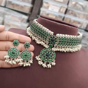 Conjunto de collar de diseño único exclusivo de calidad Premium pulido de plata tradicional con pendientes, ropa de boda de diseñador para mujer - Product Image 1