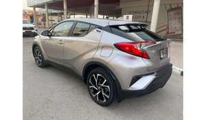 Utilisé pour C-HR 2018 SUV AWD Sièges en cuir ACC Automatique 5 places Phares LED Toit ouvrant Transmission automatique Intérieur foncé - Product Image 3