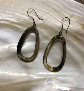 Pendientes Modernos de Cuerno Natural, Ecológicos, Hechos a Mano, Accesorio de Moda para Uso Casual y de Fiesta - Product Image 1