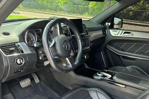 Mercedes-AMG GLS 63 d'occasion haut de gamme, modèle 2018, V8 biturbo de 577 ch, transmission intégrale - Product Image 4