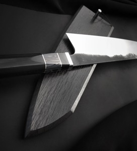 Cuchillo de Chef Profesional de Alta Calidad, Hoja de Acero Inoxidable, Elegante Mango de Madera, Funda de Cuero, Diseño Ambidiestro Hecho a Mano, Personalizable - Product Image 6